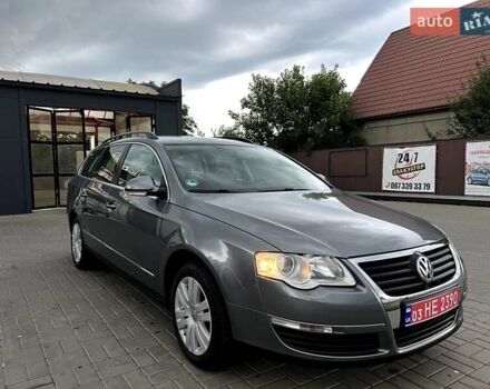 Серый Фольксваген Пассат, объемом двигателя 1.6 л и пробегом 198 тыс. км за 7600 $, фото 2 на Automoto.ua