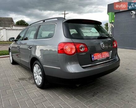 Серый Фольксваген Пассат, объемом двигателя 1.6 л и пробегом 198 тыс. км за 7600 $, фото 9 на Automoto.ua