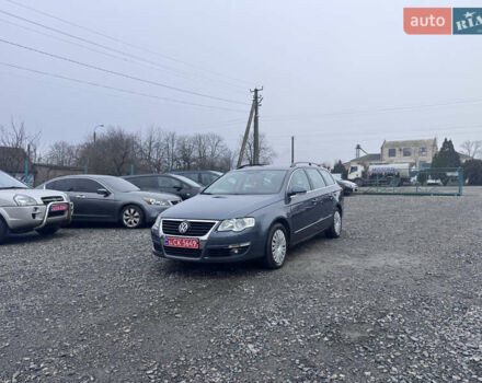 Серый Фольксваген Пассат, объемом двигателя 1.6 л и пробегом 243 тыс. км за 6450 $, фото 1 на Automoto.ua
