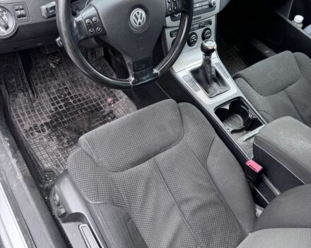 Серый Фольксваген Пассат, объемом двигателя 1.6 л и пробегом 261 тыс. км за 2299 $, фото 8 на Automoto.ua