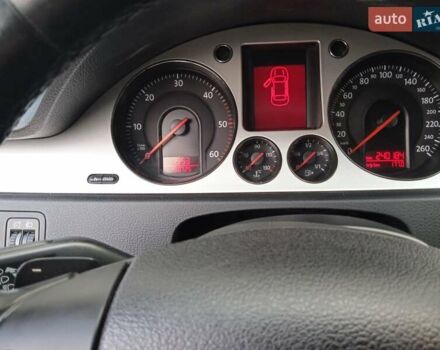 Сірий Фольксваген Пассат, об'ємом двигуна 2 л та пробігом 240 тис. км за 5500 $, фото 1 на Automoto.ua