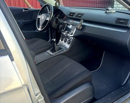 Серый Фольксваген Пассат, объемом двигателя 2 л и пробегом 220 тыс. км за 7500 $, фото 10 на Automoto.ua