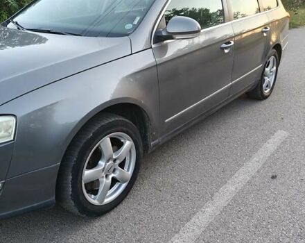 Серый Фольксваген Пассат, объемом двигателя 2 л и пробегом 304 тыс. км за 4900 $, фото 1 на Automoto.ua