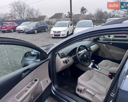 Серый Фольксваген Пассат, объемом двигателя 1.6 л и пробегом 243 тыс. км за 6450 $, фото 25 на Automoto.ua