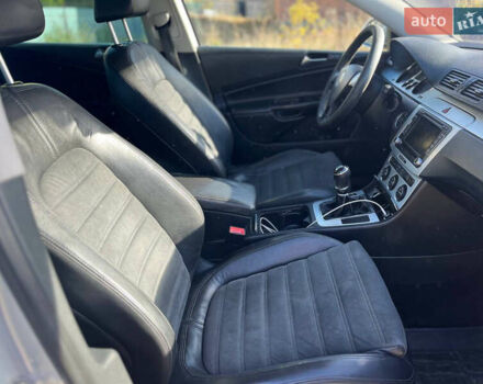 Сірий Фольксваген Пассат, об'ємом двигуна 1.8 л та пробігом 311 тис. км за 6500 $, фото 7 на Automoto.ua