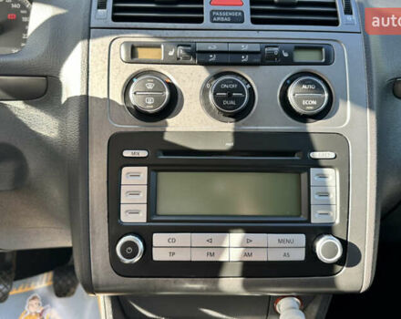 Сірий Фольксваген Пассат, об'ємом двигуна 1.8 л та пробігом 199 тис. км за 7500 $, фото 10 на Automoto.ua