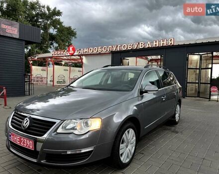 Серый Фольксваген Пассат, объемом двигателя 1.6 л и пробегом 198 тыс. км за 7600 $, фото 13 на Automoto.ua