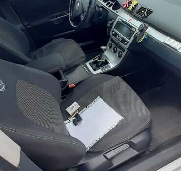 Серый Фольксваген Пассат, объемом двигателя 1.97 л и пробегом 349 тыс. км за 7200 $, фото 4 на Automoto.ua