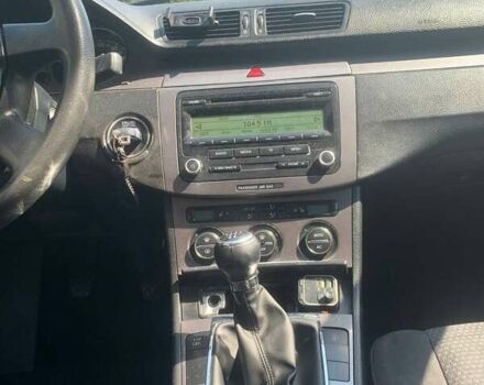 Серый Фольксваген Пассат, объемом двигателя 1.9 л и пробегом 380 тыс. км за 5500 $, фото 7 на Automoto.ua