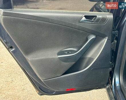 Серый Фольксваген Пассат, объемом двигателя 1.8 л и пробегом 292 тыс. км за 8740 $, фото 15 на Automoto.ua