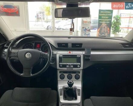 Серый Фольксваген Пассат, объемом двигателя 1.8 л и пробегом 198 тыс. км за 7290 $, фото 25 на Automoto.ua