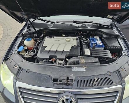 Серый Фольксваген Пассат, объемом двигателя 1.97 л и пробегом 305 тыс. км за 4599 $, фото 14 на Automoto.ua