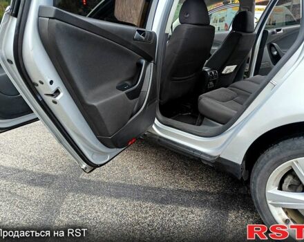 Серый Фольксваген Пассат, объемом двигателя 3.2 л и пробегом 298 тыс. км за 6250 $, фото 6 на Automoto.ua