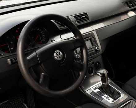 Серый Фольксваген Пассат, объемом двигателя 1.97 л и пробегом 349 тыс. км за 4850 $, фото 29 на Automoto.ua