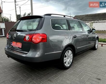 Серый Фольксваген Пассат, объемом двигателя 1.6 л и пробегом 198 тыс. км за 7600 $, фото 5 на Automoto.ua