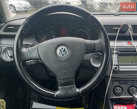 Сірий Фольксваген Пассат, об'ємом двигуна 1.97 л та пробігом 265 тис. км за 5999 $, фото 16 на Automoto.ua