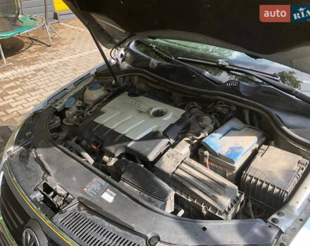 Сірий Фольксваген Пассат, об'ємом двигуна 1.97 л та пробігом 306 тис. км за 4600 $, фото 17 на Automoto.ua