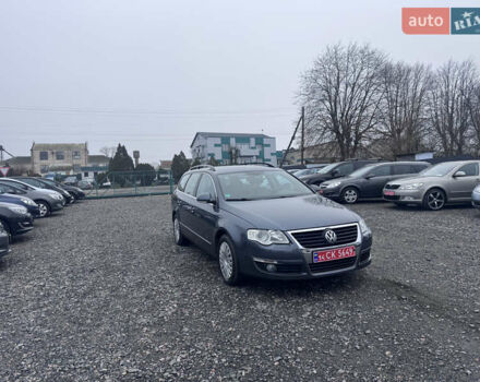 Серый Фольксваген Пассат, объемом двигателя 1.6 л и пробегом 243 тыс. км за 6450 $, фото 2 на Automoto.ua