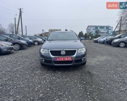Серый Фольксваген Пассат, объемом двигателя 1.6 л и пробегом 243 тыс. км за 6450 $, фото 3 на Automoto.ua