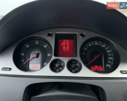 Серый Фольксваген Пассат, объемом двигателя 1.97 л и пробегом 286 тыс. км за 6750 $, фото 48 на Automoto.ua