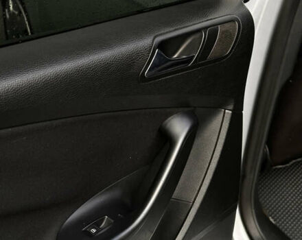 Серый Фольксваген Пассат, объемом двигателя 1.97 л и пробегом 349 тыс. км за 4850 $, фото 38 на Automoto.ua