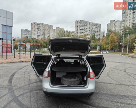 Серый Фольксваген Пассат, объемом двигателя 3.2 л и пробегом 300 тыс. км за 5400 $, фото 3 на Automoto.ua