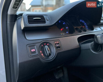 Сірий Фольксваген Пассат, об'ємом двигуна 2 л та пробігом 295 тис. км за 6999 $, фото 30 на Automoto.ua