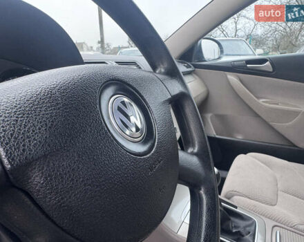 Серый Фольксваген Пассат, объемом двигателя 1.6 л и пробегом 243 тыс. км за 6450 $, фото 27 на Automoto.ua