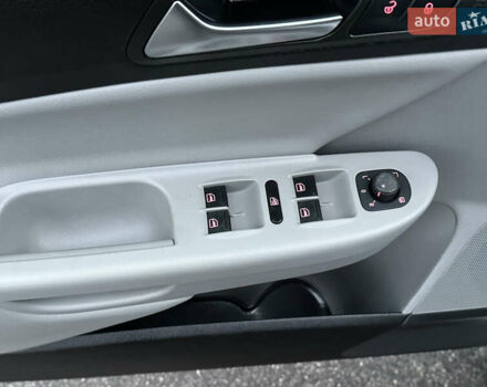 Серый Фольксваген Пассат, объемом двигателя 1.8 л и пробегом 227 тыс. км за 7450 $, фото 26 на Automoto.ua