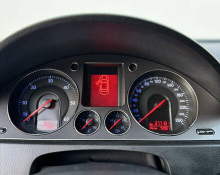 Сірий Фольксваген Пассат, об'ємом двигуна 1.97 л та пробігом 377 тис. км за 6500 $, фото 26 на Automoto.ua