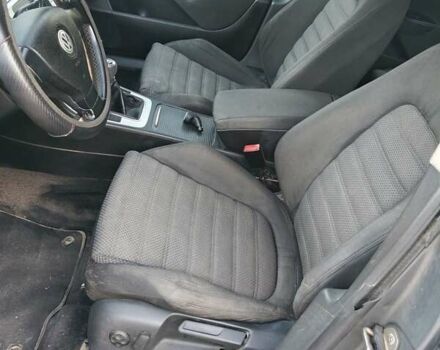 Серый Фольксваген Пассат, объемом двигателя 2 л и пробегом 304 тыс. км за 4900 $, фото 4 на Automoto.ua