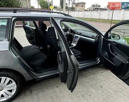 Серый Фольксваген Пассат, объемом двигателя 1.6 л и пробегом 198 тыс. км за 7600 $, фото 24 на Automoto.ua