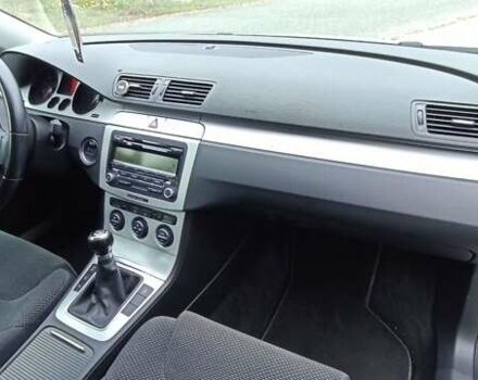 Серый Фольксваген Пассат, объемом двигателя 1.8 л и пробегом 220 тыс. км за 6300 $, фото 6 на Automoto.ua