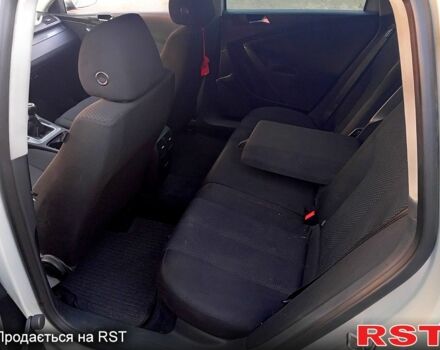 Серый Фольксваген Пассат, объемом двигателя 2 л и пробегом 275 тыс. км за 6000 $, фото 7 на Automoto.ua