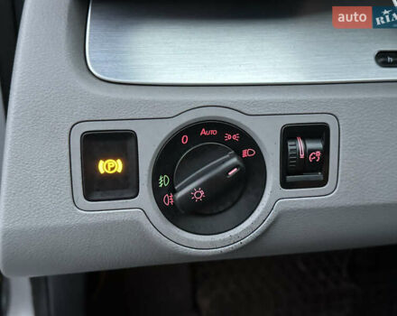 Серый Фольксваген Пассат, объемом двигателя 1.8 л и пробегом 227 тыс. км за 7450 $, фото 28 на Automoto.ua