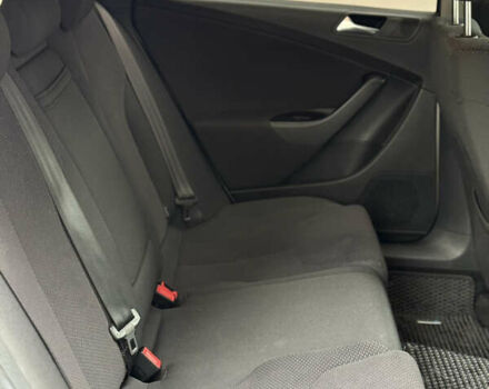 Сірий Фольксваген Пассат, об'ємом двигуна 1.97 л та пробігом 327 тис. км за 8200 $, фото 11 на Automoto.ua