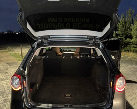 Серый Фольксваген Пассат, объемом двигателя 1.97 л и пробегом 340 тыс. км за 8000 $, фото 9 на Automoto.ua