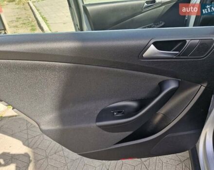 Серый Фольксваген Пассат, объемом двигателя 1.8 л и пробегом 243 тыс. км за 7799 $, фото 13 на Automoto.ua