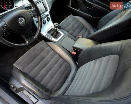 Сірий Фольксваген Пассат, об'ємом двигуна 1.8 л та пробігом 212 тис. км за 7500 $, фото 124 на Automoto.ua