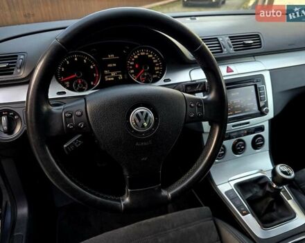 Сірий Фольксваген Пассат, об'ємом двигуна 1.8 л та пробігом 212 тис. км за 7500 $, фото 131 на Automoto.ua