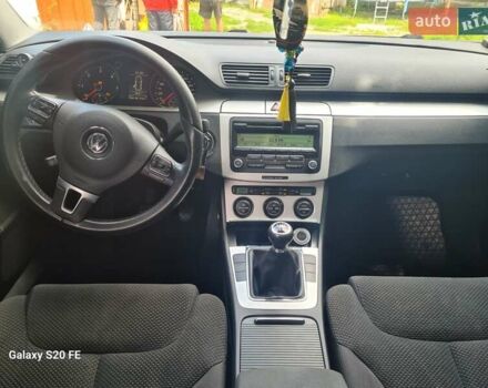 Серый Фольксваген Пассат, объемом двигателя 2 л и пробегом 245 тыс. км за 7500 $, фото 9 на Automoto.ua