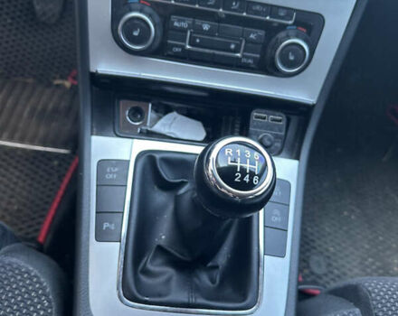 Сірий Фольксваген Пассат, об'ємом двигуна 1.4 л та пробігом 240 тис. км за 6000 $, фото 9 на Automoto.ua