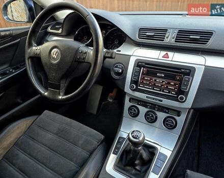 Сірий Фольксваген Пассат, об'ємом двигуна 1.8 л та пробігом 212 тис. км за 7500 $, фото 81 на Automoto.ua