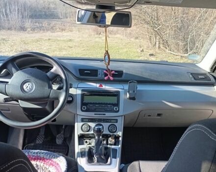 Сірий Фольксваген Пассат, об'ємом двигуна 2 л та пробігом 240 тис. км за 8500 $, фото 5 на Automoto.ua