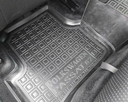 Серый Фольксваген Пассат, объемом двигателя 1.6 л и пробегом 213 тыс. км за 8650 $, фото 3 на Automoto.ua