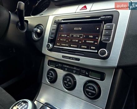 Сірий Фольксваген Пассат, об'ємом двигуна 1.8 л та пробігом 212 тис. км за 7500 $, фото 82 на Automoto.ua