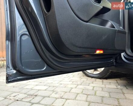 Сірий Фольксваген Пассат, об'ємом двигуна 1.8 л та пробігом 212 тис. км за 7500 $, фото 103 на Automoto.ua