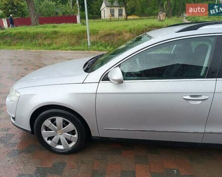 Сірий Фольксваген Пассат, об'ємом двигуна 2 л та пробігом 215 тис. км за 7500 $, фото 4 на Automoto.ua