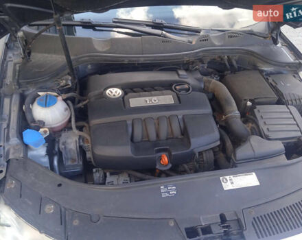 Сірий Фольксваген Пассат, об'ємом двигуна 1.6 л та пробігом 218 тис. км за 5399 $, фото 23 на Automoto.ua