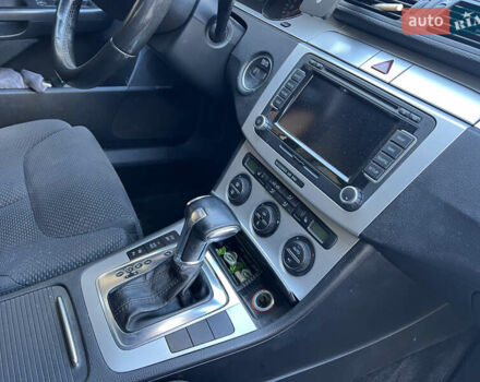 Серый Фольксваген Пассат, объемом двигателя 1.97 л и пробегом 257 тыс. км за 7699 $, фото 28 на Automoto.ua